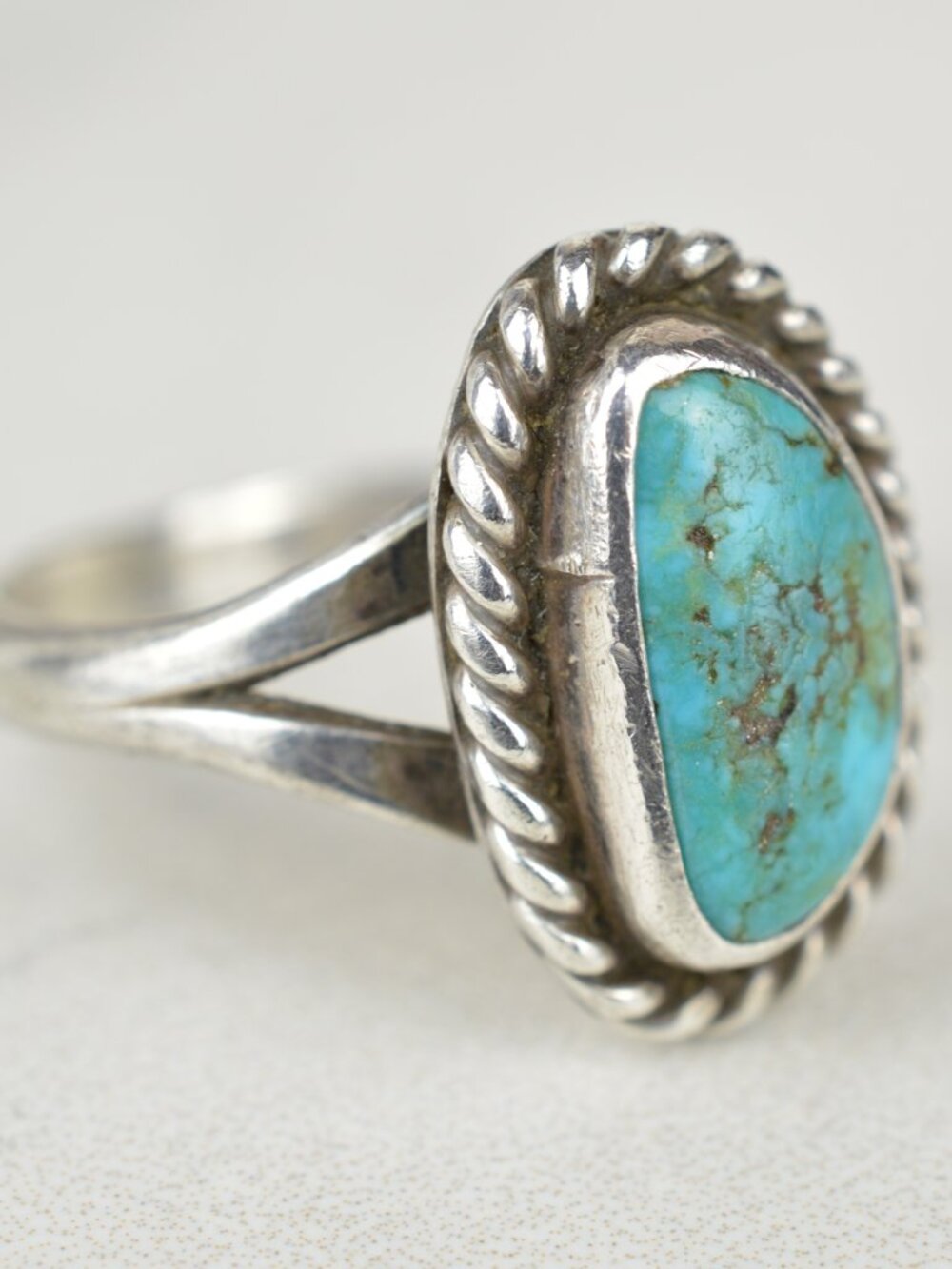 Vintage Navajo Turquoise Sterling Silver Split Shank Ring Sz 6.25 - Picture 6 of 8